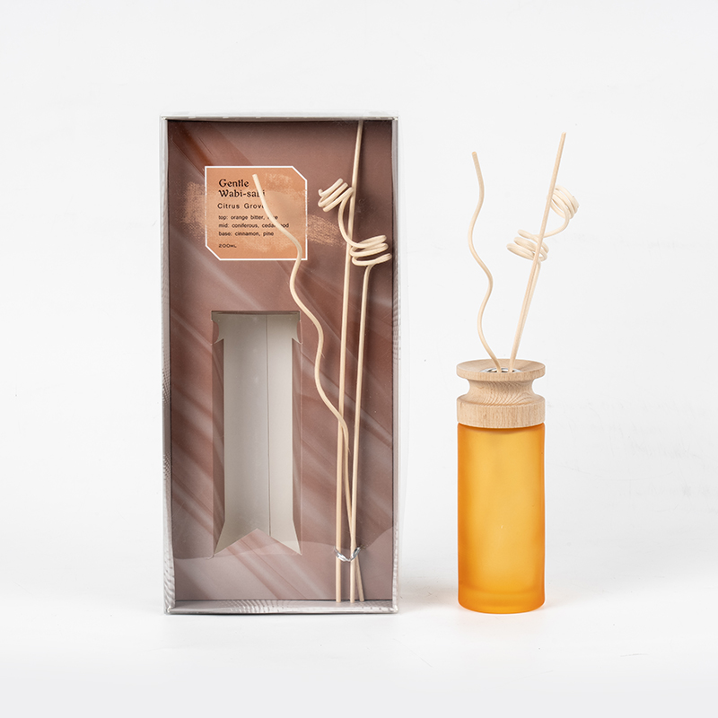 Højklasses cylindrisk glaskolbe premium reed diffuser med træ stick-aroma diffuser sælger