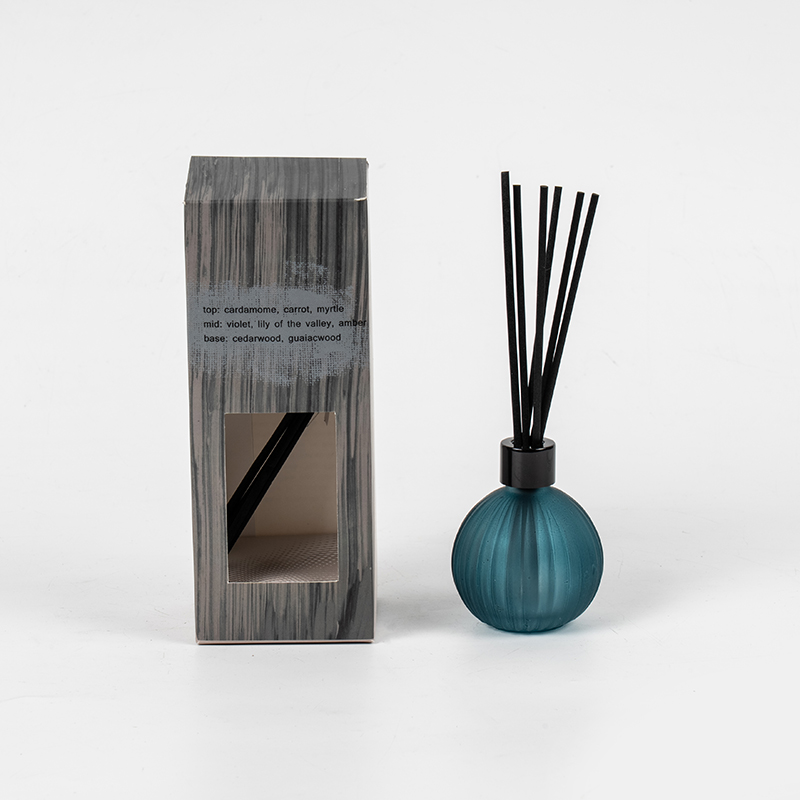 Lille glaspære med lodrette striber fordampende flaske reed diffuser-fabrikant af reed diffuser duft til hjemmet